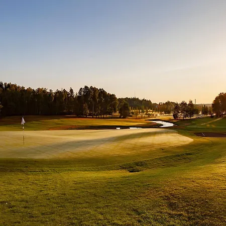 Golf And Lakeside 公寓